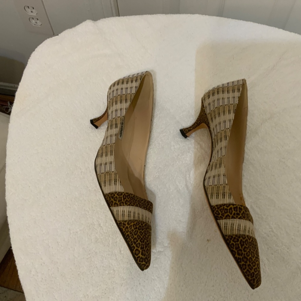 Manolo Blahnik Multi-Pattern Kitten Heel Pumps Nw… - image 2